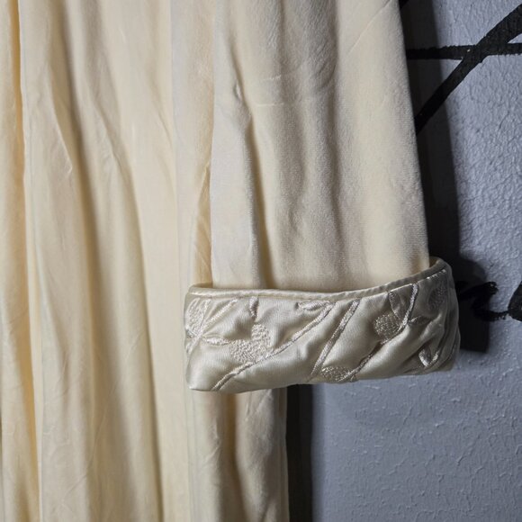 Vintage Nieman Marcus Diamond Tea Ivory Plush Dressing Gown/Robe, Zipper Front - Picture 2 of 7